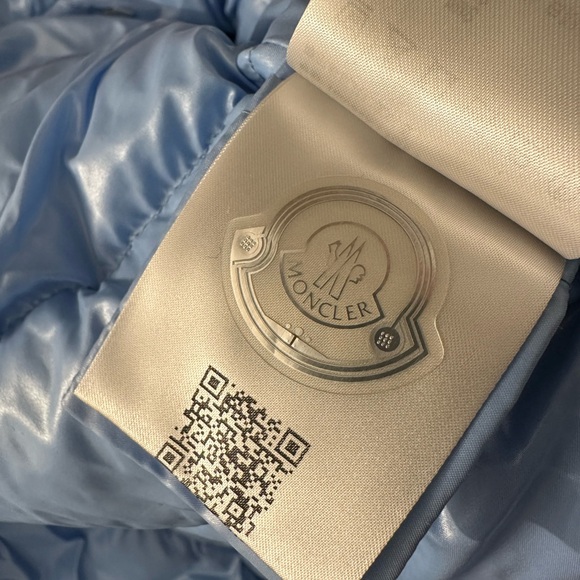 Blue moncler vest - Picture 15 of 15